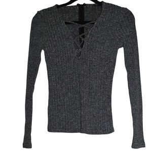 Criss cross long sleeve heather gray top small